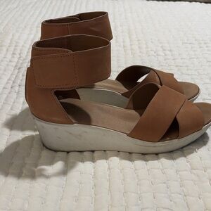 Naturalizer Tan and White Wedge Sandals